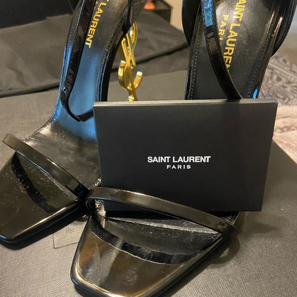 YSL - OPYUM SANDAL WITH A GOLD-TONED HEEL
NEW !